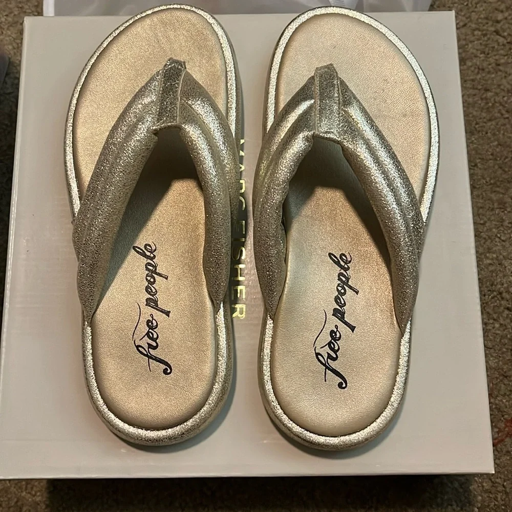Free People Wonderland Gold Metallic Thong Sandal - Picture 2 of 7